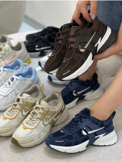 کتونیNike V2k